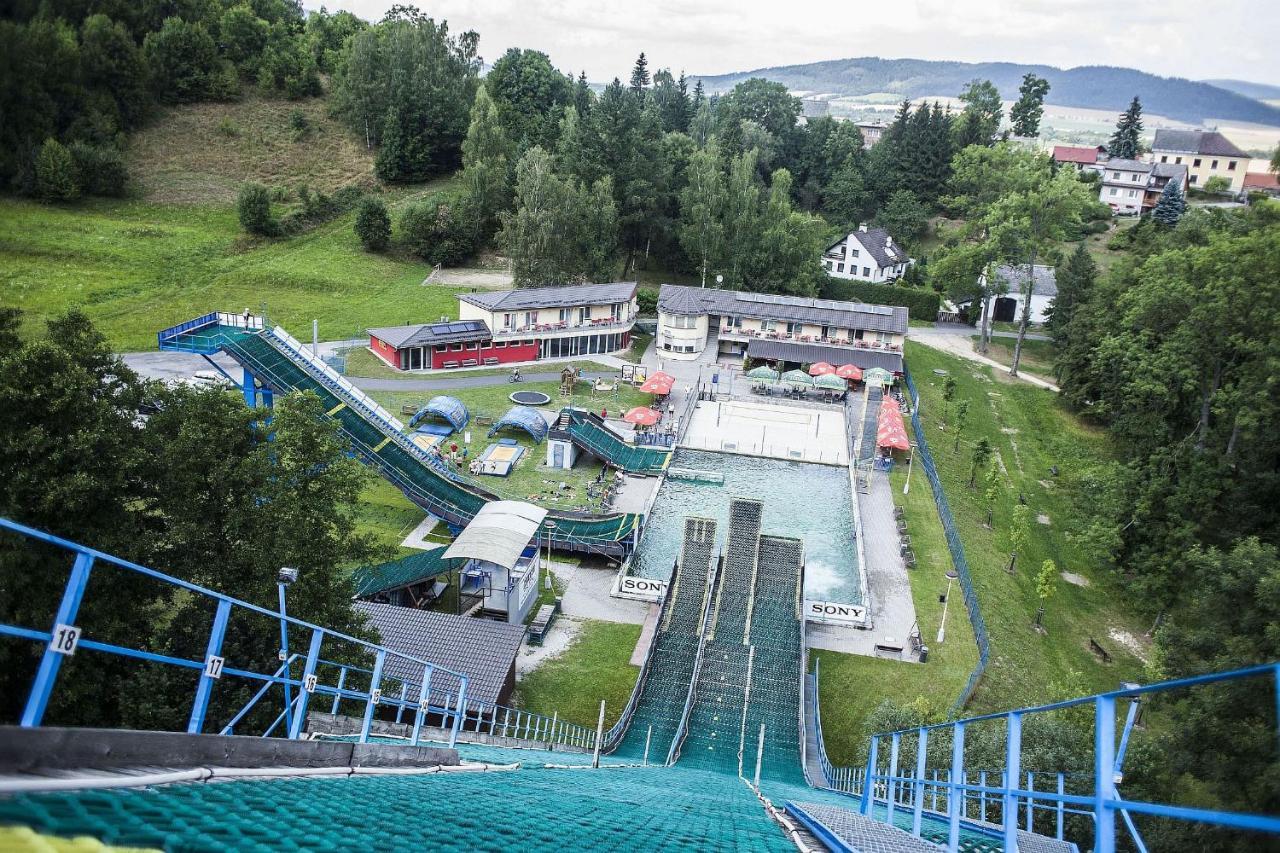 Penzion Acrobat Park Stity ภายนอก รูปภาพ