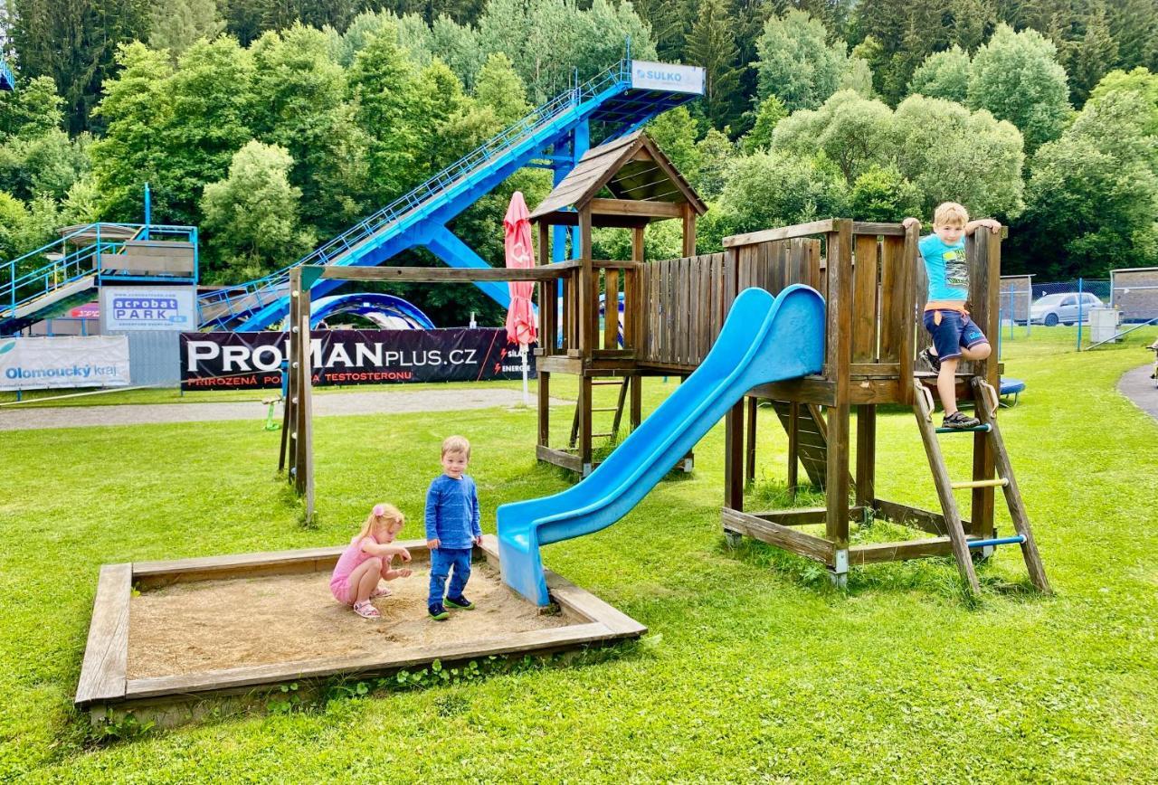 Penzion Acrobat Park Stity ภายนอก รูปภาพ